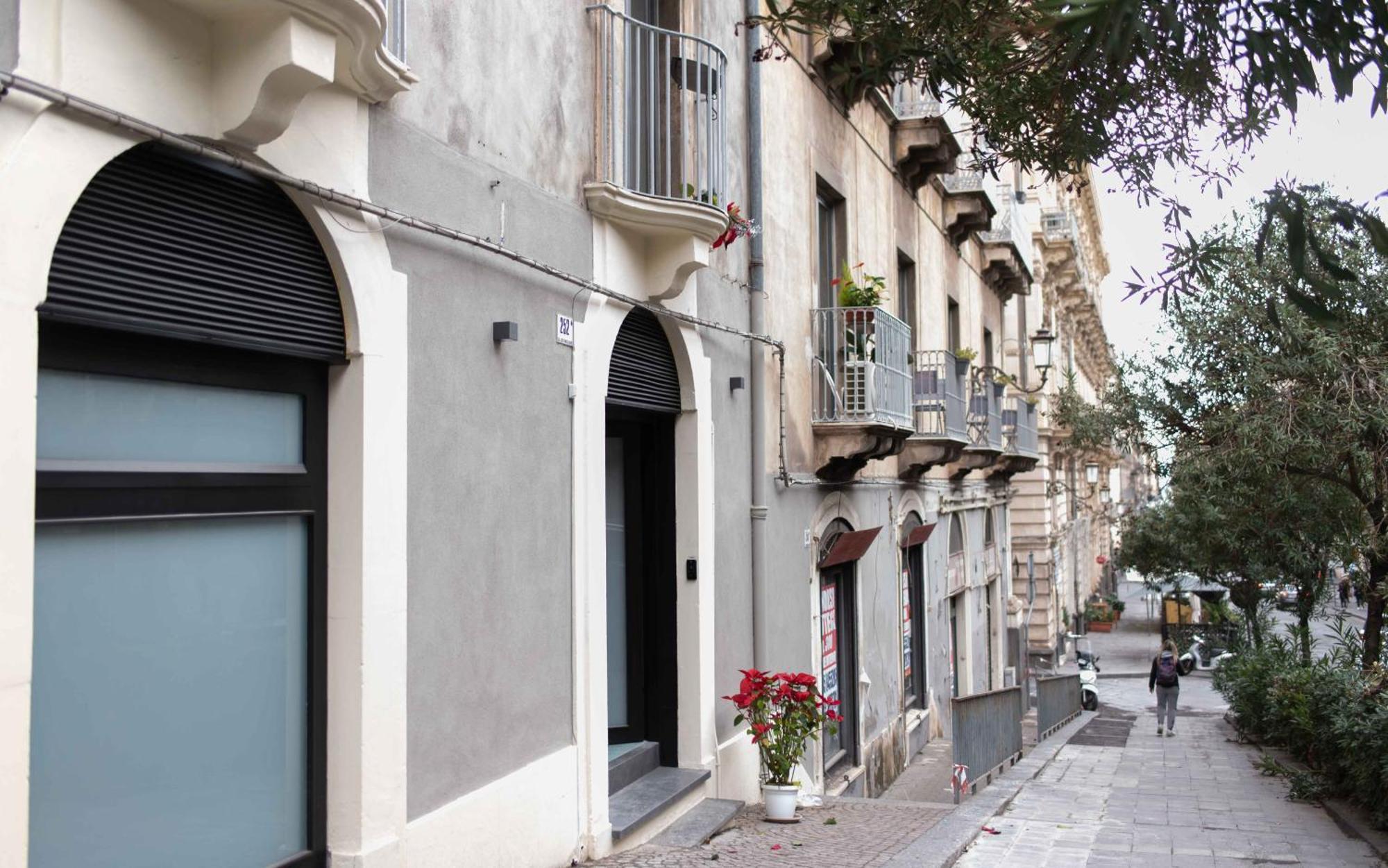 Opera Boutique Bed & Breakfast Catania Bagian luar foto