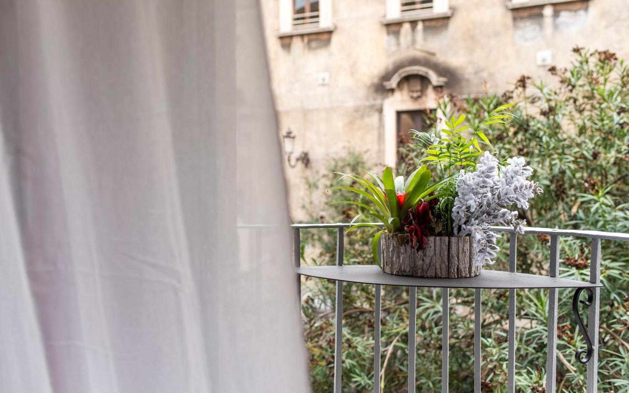 Opera Boutique Bed & Breakfast Catania Bagian luar foto